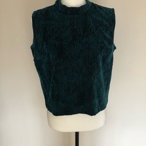 Green Sleeveless Turtleneck Cropped Shirt